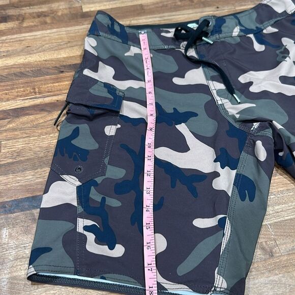 Volcom Men’s Camo Boardshort Never Worn Men’s ! 4 way stretch size 29 Cool - Picture 4 of 8